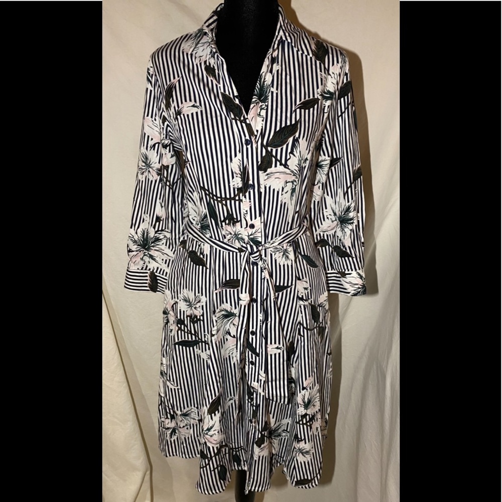 Ann Taylor black/white flowered dress